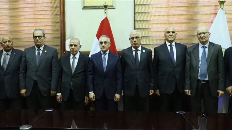 الحضور 