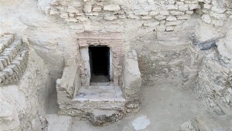 المقبرة