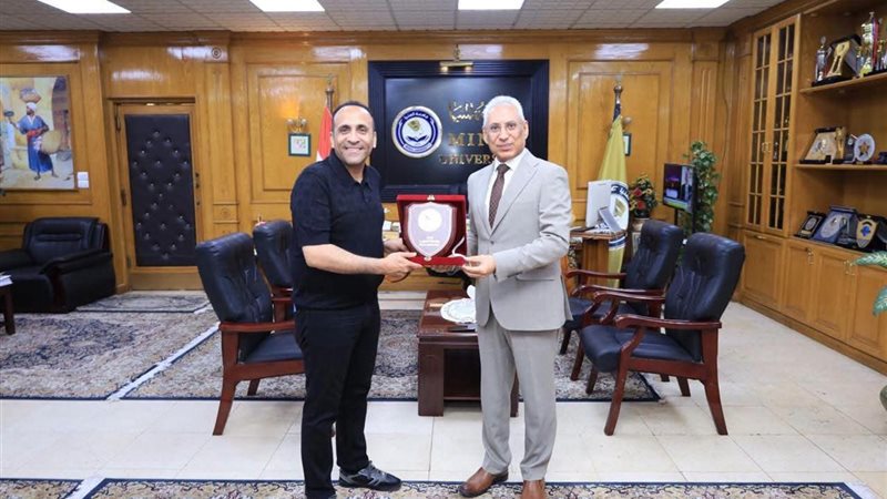 رئيس جامعة المنيا