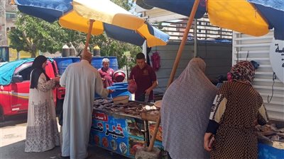محافظ الدقهلية يتايع انتظام العمل بالمعرض الدائم للسلع الغذائية بحي شرق المنصورة