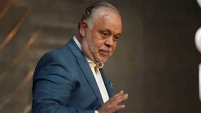 دعمًا لحق الأداء العلني.. أشرف زكي يدعو الفنانين للتكاتف ويعلن وقف التصوير يوم الأربعاء 