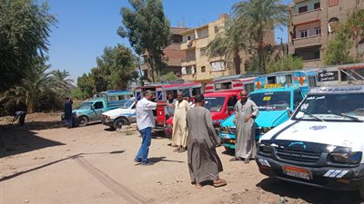 استجابة لمطالب الأهالي.. نقل موقف المسيد والكلالسة بقوص إلى منطقة النفق لتخفيف الأعباء