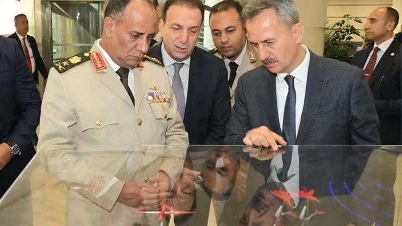 وزير الدفاع 