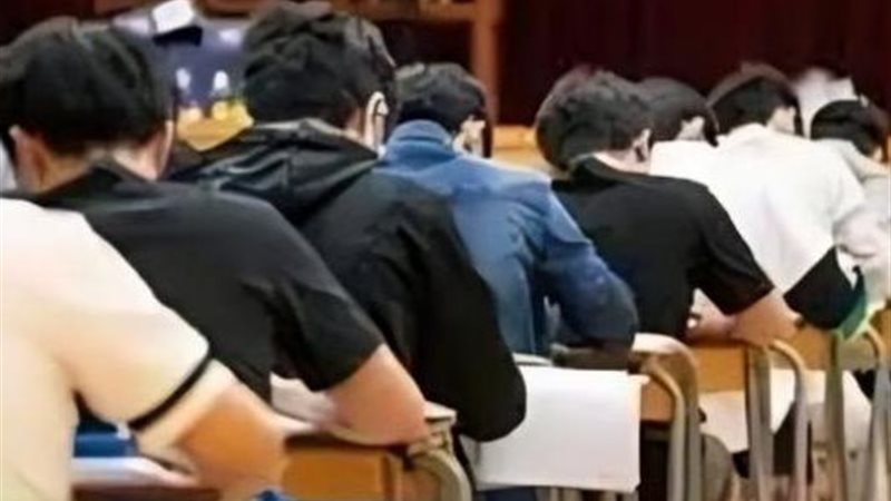 طلاب الثانوية العامة 