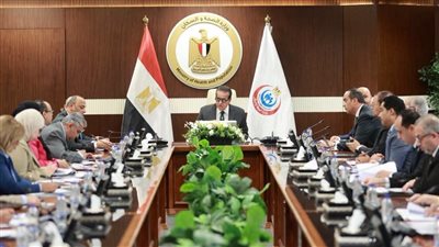 وزير الصحة يتابع مستجدات التشغيل التجريبي لمنظومة التأمين الصحي الشامل بالمنيا