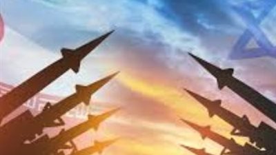 الشرق الأوسط يشتعل من جديد.. إيران تعلن استهداف مواقع أمريكية والكويت تتصدى لهجمات جوية
