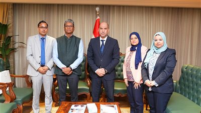 وزير العمل يناقش مع السفير الهندي آفاق التشغيل والتدريب وتبادل الخبرات العمالية