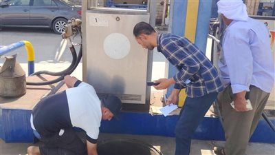 حملة تموينية مفاجئة على محطات الوقود ومستودعات الغاز بمركز الواسطى