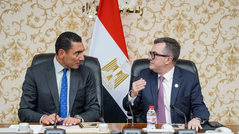 وزيرا التخطيط والشباب