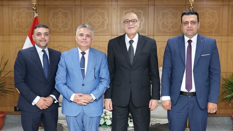 اللقاء 