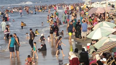 لارتفاع الأمواج.. رئاسة مدينة جمصة تناشد المواطنين بعدم نزول البحر 