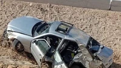 مصرع شخصين وإصابة 4 آخرين في انقلاب سيارة ملاكي بطريق السخنة 