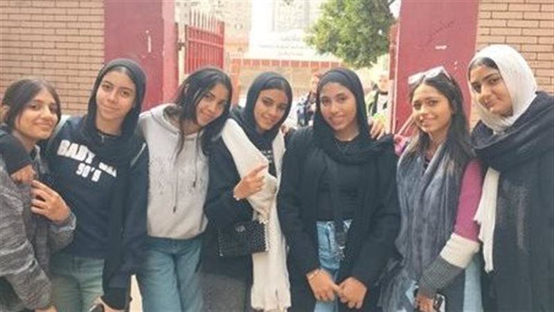 طلاب الشهادة الإعدادية