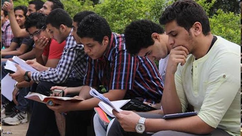 طلاب الثانوية العامة 