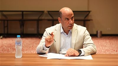 رسائل حاسمة من وزير العمل للعاملين بالبحر الأحمر.. تطوير الأداء الميداني أولوية