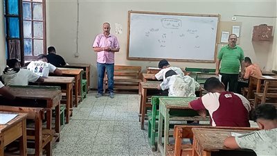 وكيل تعليم بني سويف يتفقد لجان الدور الثاني للشهادة الإعدادية