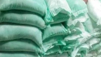 قبل تهريبها للسوق السوداء.. تموين البحيرة يضبط 21 جوال دقيق مدعم بكوم حمادة