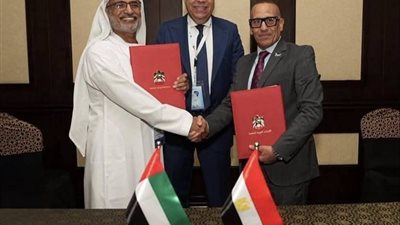 مصر والإمارات توقعان مذكرة تفاهم لتعزيز الربط الجوي والتوسع في خدمات النقل بين البلدين