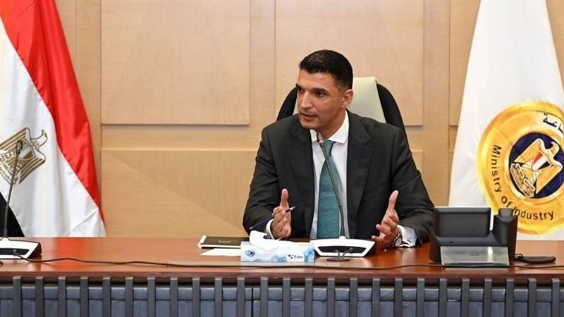وزير الصناعة 