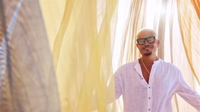 بنات الريف و أجواء الصيف.. عمرو دياب يطرح فيديو كليب لولا البنات
