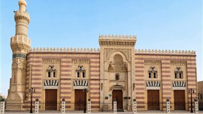 المسجد العباسي بالإسماعيلية.. منارة تاريخية ودعوية تمتد لأكثر من قرن (صور)