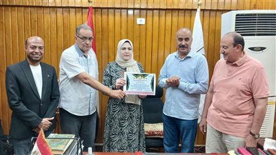 وكيل تعليم بني سويف يكرم الفائزات بمسابقة المدرسة الصديقة للصحة النفسية