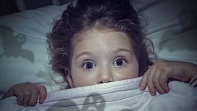 خطوات نحو الطمأنينة.. 10 نصائح نفسية لاحتواء خوف الأطفال بعد الزلزال