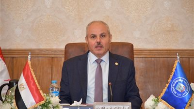 جامعة قناة السويس تطرح 35 برنامجًا دراسيًا لتلبية احتياجات سوق العمل