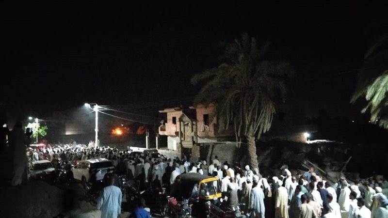 صورة اثناء الجنازة