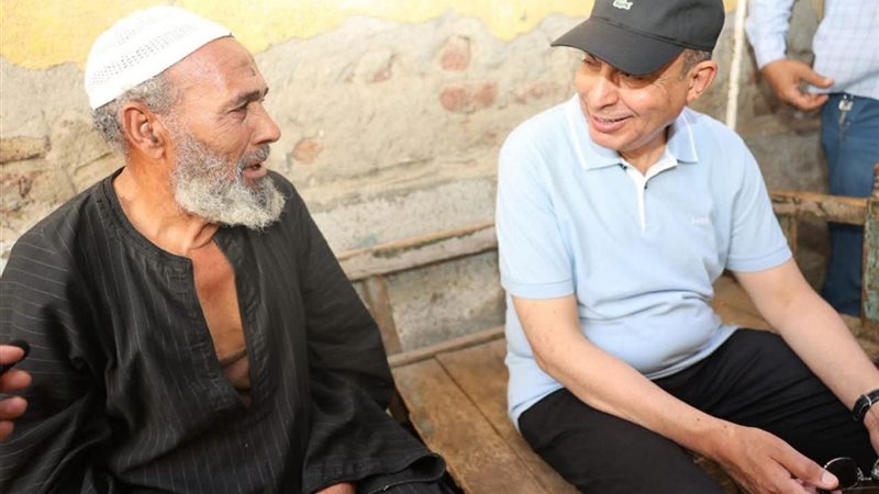 محافظ المنيا يرافق