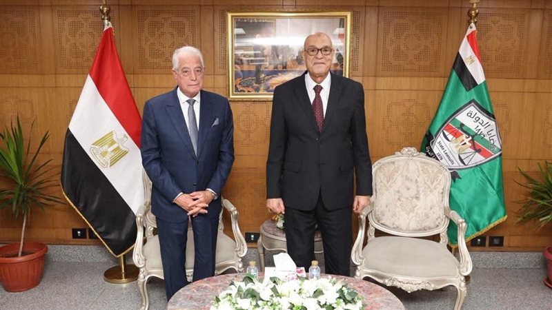 اللقاء 