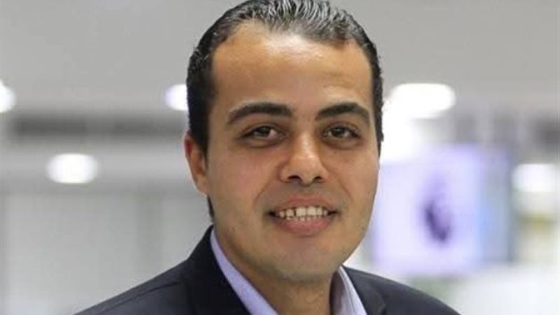 الكاتب الصحفي محمد