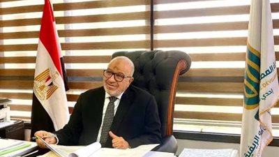 السعدني: توفير الأسمدة ومستلزمات الإنتاج الزراعي عبر 70 منفذًا بالجمهورية