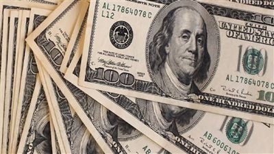 الدولار يتجه لتحقيق مكاسب أسبوعية بدعم من ارتفاع عوائد السندات وترقب بيانات الوظائف الأمريكية