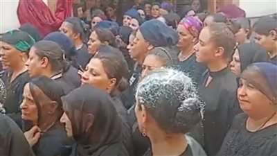 بالصلوات والدموع.. أهالي المنيا يشيعون جثمان حشمت مرزوق ضحية مركب الهجرة غير الشرعية