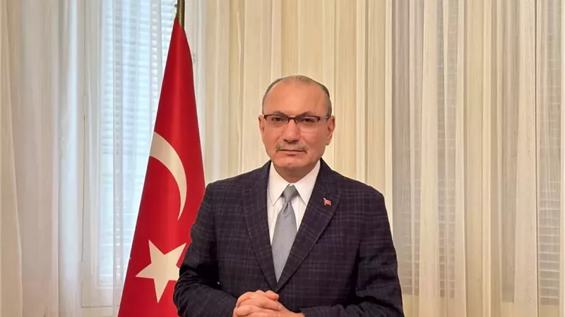 السفير التركي بالقاهرة صالح موطلو شن