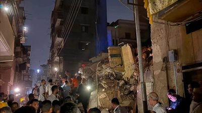 انهيار شرفة عقار بالإسكندرية والتسبب فى تهشم سيارة 