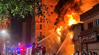السيطرة على حريق هائل بمخزن أخشاب بمنطقة العجمى بالإسكندرية 