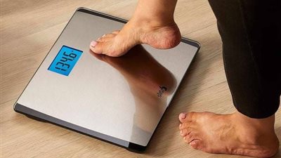 قبل الوقوف على الميزان.. أخطاء بسيطة تغير النتيجة دون زيادة الدهون
