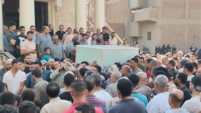 جنازة مهيبة لطالب ضحية مشاجرة مع صديقه أمام بلايستيشن بالشرقية 