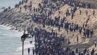 المغرب يبني حاجزًا بارتفاع 4 أمتار لمنع تكرار الاقتحام الجماعي لسبتة