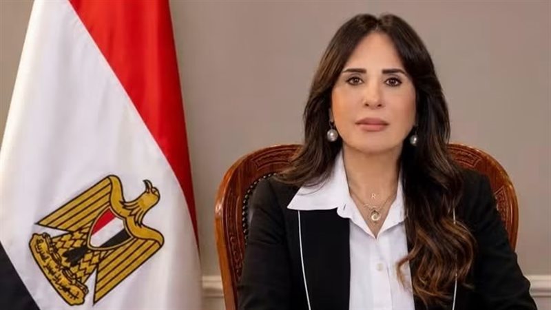 وزيرة الإسكان 