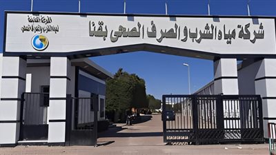 استجابة لشكوى الأهالي.. إنهاء أزمة تجمعات مياه الصرف الصحي خلف المستشفى العسكري بقنا