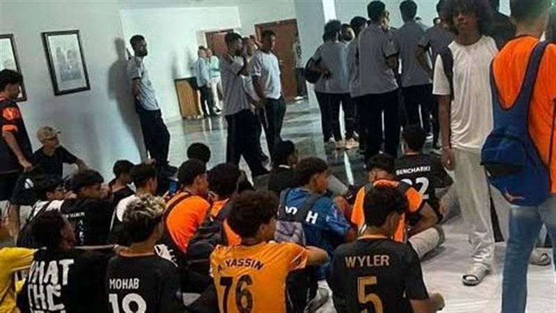 لاعبي أورانج داخل