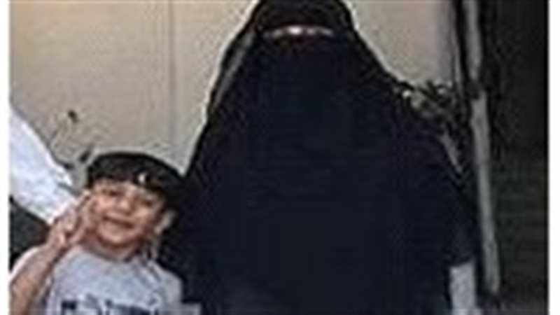 الطفل ووالدته