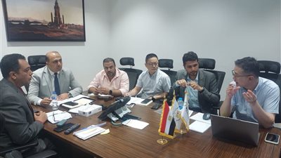 رئيس جهاز المخلفات يبحث مع شركة صينية تطوير منظومة تشغيل المدافن الصحية