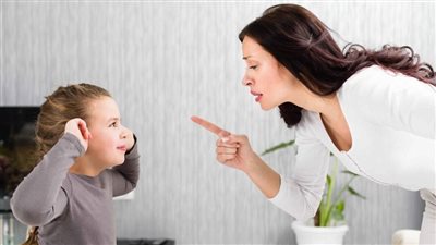تربية بلا تجريح.. كلمات قاسية يجب تجنبها عند التعامل مع أخطاء الأطفال