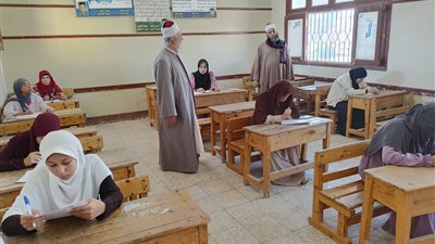 رئيس منطقة سوهاج الأزهرية يتابع امتحانات الدور الثاني للثانوية الأزهرية