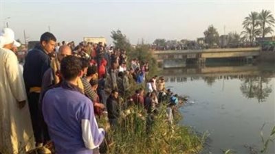 مصرع طفل غرقًا أثناء تنظيف توك توك في البحر اليوسفي ببني سويف 