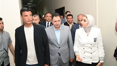 وزير الصناعة ومحافظ دمياط يتفقدان مدينة الأثاث لمتابعة الإنتاج والتصدير
